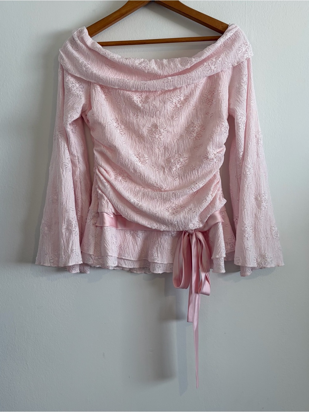 Cider Light Pink Off-Shoulder Daisy Lace Blouse - Picture 2 of 8